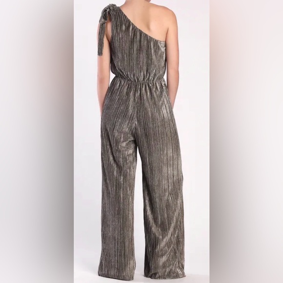 1.State NWT Metallic Copper Plisse Asymmetrical Neck Jumpsuit - Picture 2 of 5